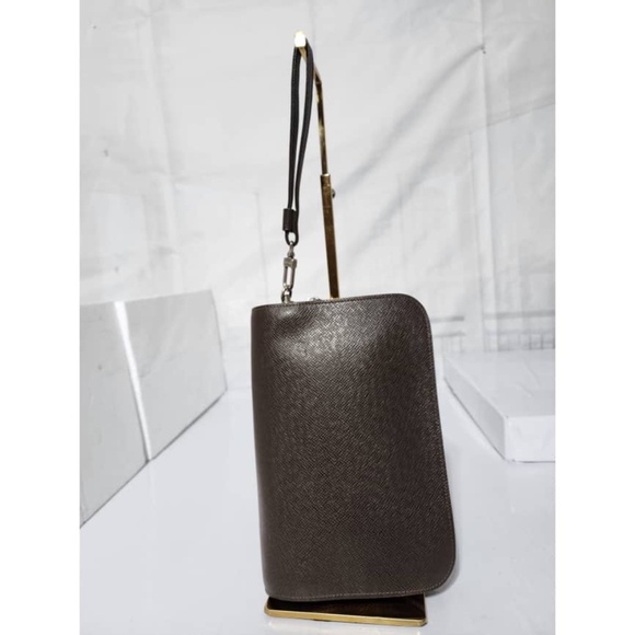 Authentic Louis Vuitton Moca Taiga Leather Baikal Men Wristlet Brown - Picture 3 of 12